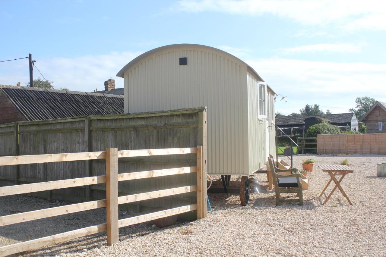 The Shepherd'S Hut Mixbury ภายนอก รูปภาพ