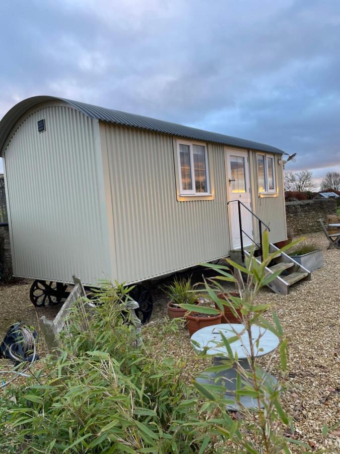 The Shepherd'S Hut Mixbury ภายนอก รูปภาพ